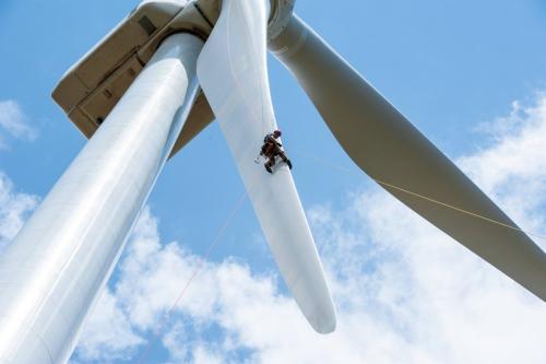 Giant wind turbine